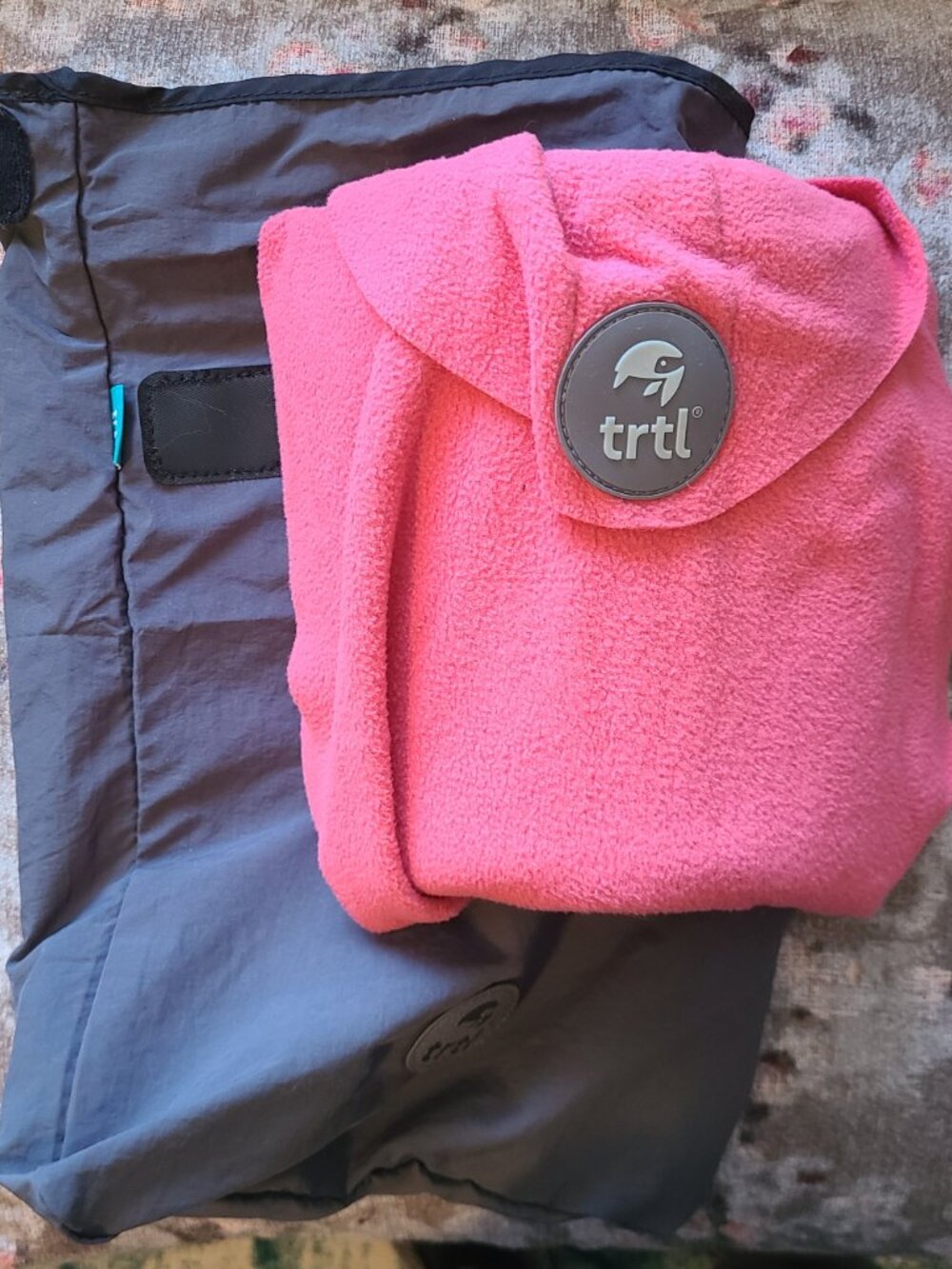 Trtl travel pillow with Red / Pink Fleece Neck Pillow Cover